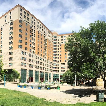 Toronto Metropolitan University- Pitman Hall Residence ภายนอก รูปภาพ