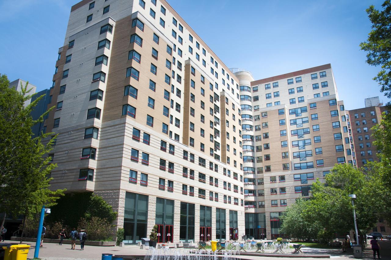 Toronto Metropolitan University- Pitman Hall Residence ภายนอก รูปภาพ