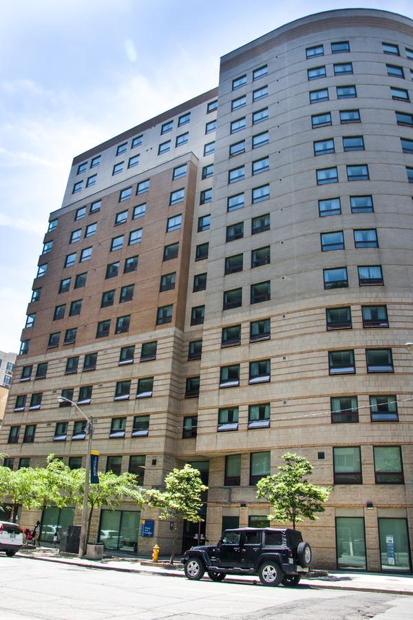 Toronto Metropolitan University- Pitman Hall Residence ภายนอก รูปภาพ
