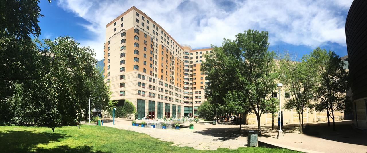 Toronto Metropolitan University- Pitman Hall Residence ภายนอก รูปภาพ